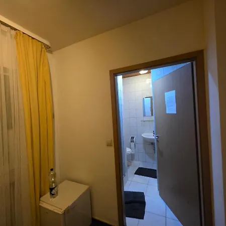 Golden Rangau & Casa de hóspedes 3*