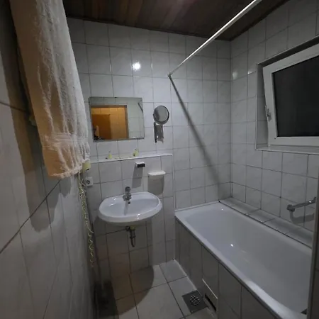 Golden Rangau & Vendégház 3*